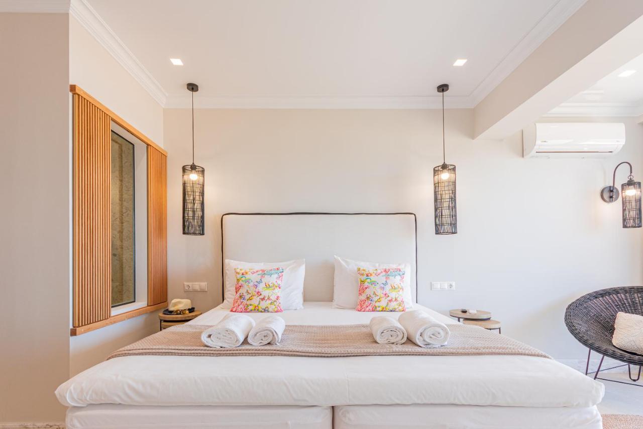 Pyrgos Blue Aparthotel มาเลีย ภายนอก รูปภาพ
