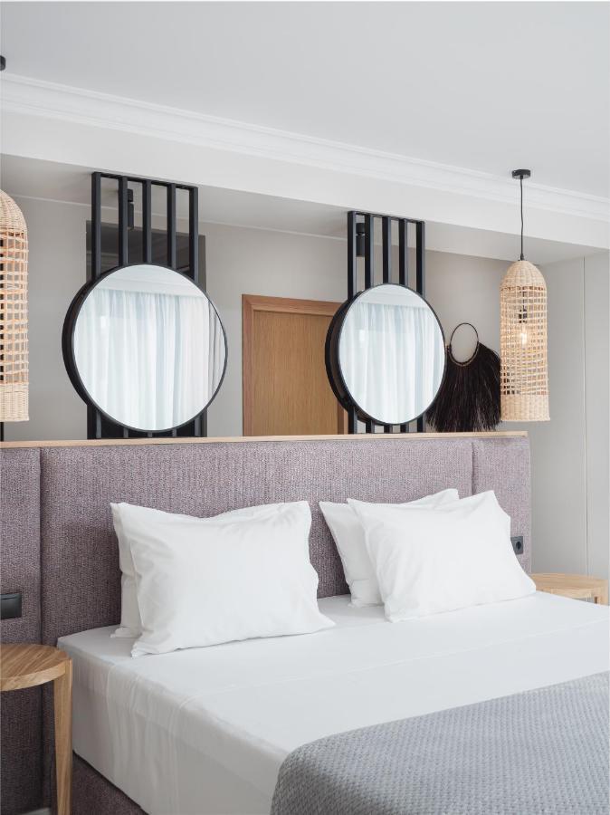 Pyrgos Blue Aparthotel มาเลีย ภายนอก รูปภาพ