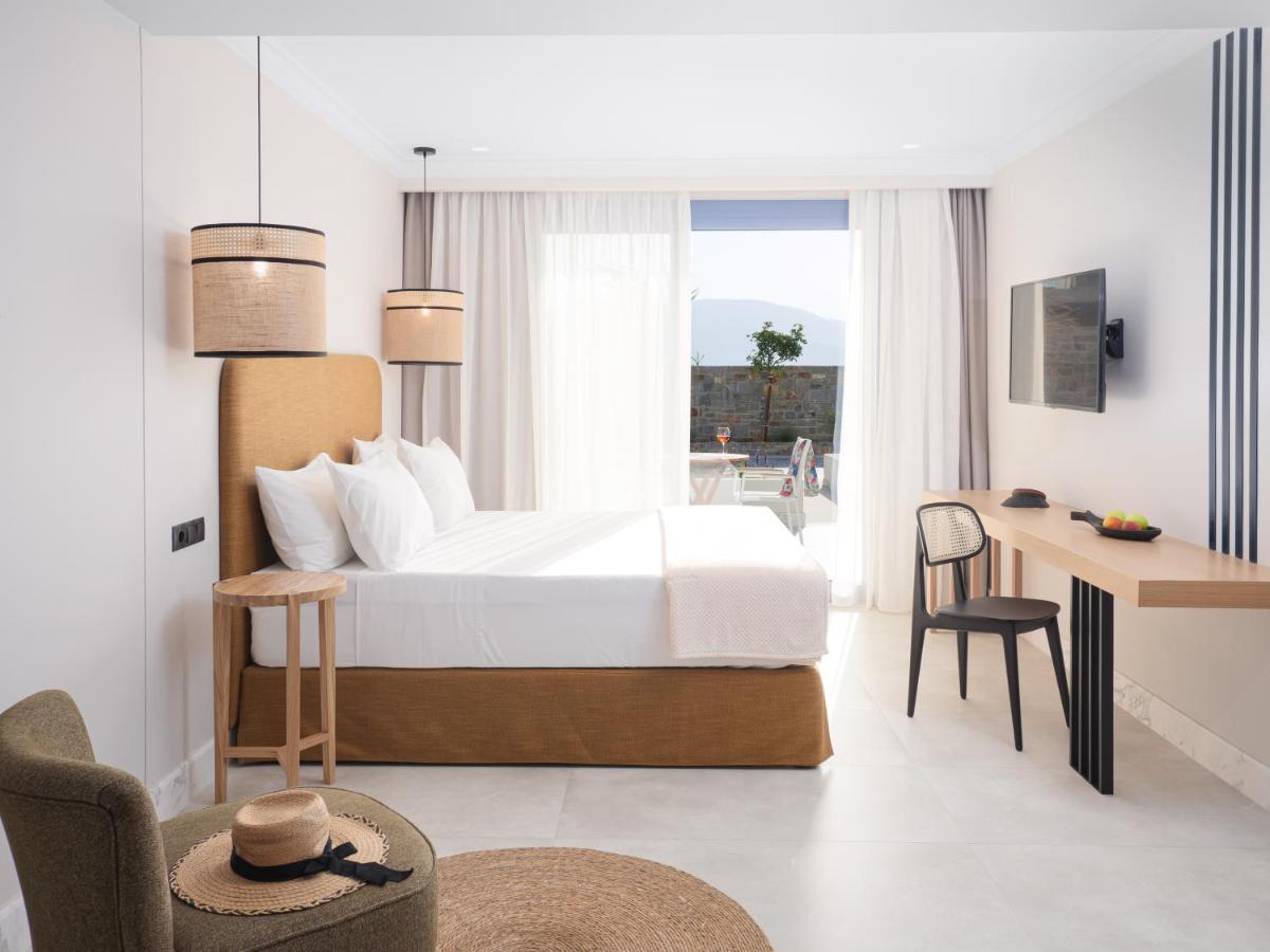 Pyrgos Blue Aparthotel มาเลีย ภายนอก รูปภาพ