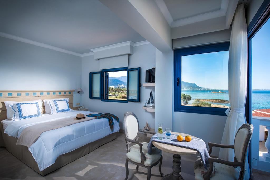 Pyrgos Blue Aparthotel มาเลีย ภายนอก รูปภาพ