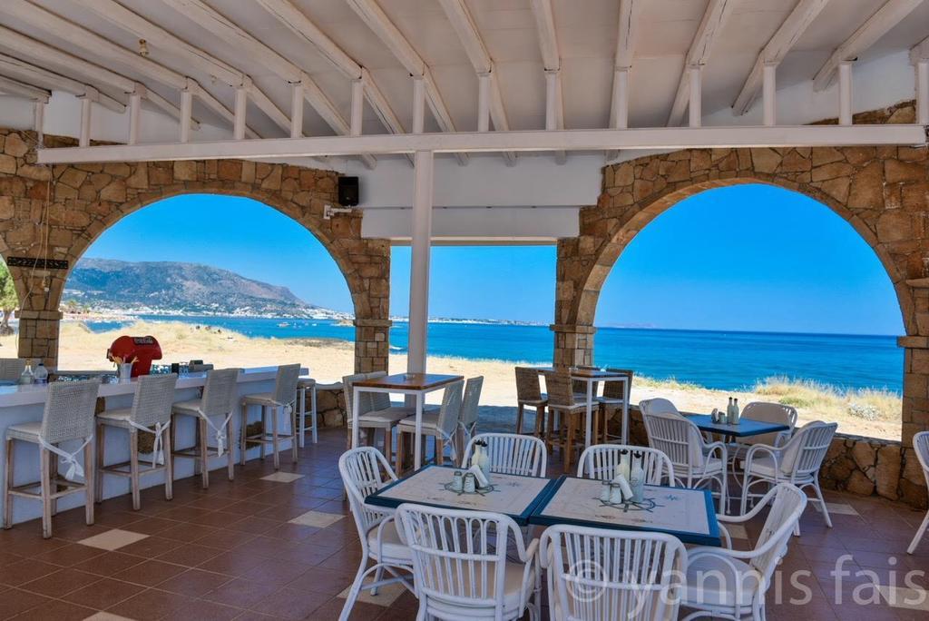Pyrgos Blue Aparthotel มาเลีย ภายนอก รูปภาพ