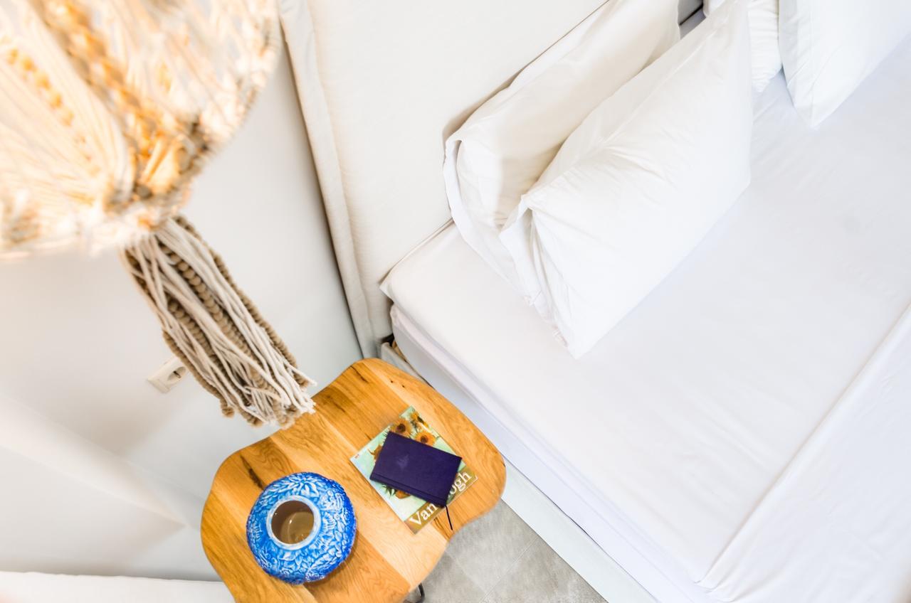 Pyrgos Blue Aparthotel มาเลีย ภายนอก รูปภาพ
