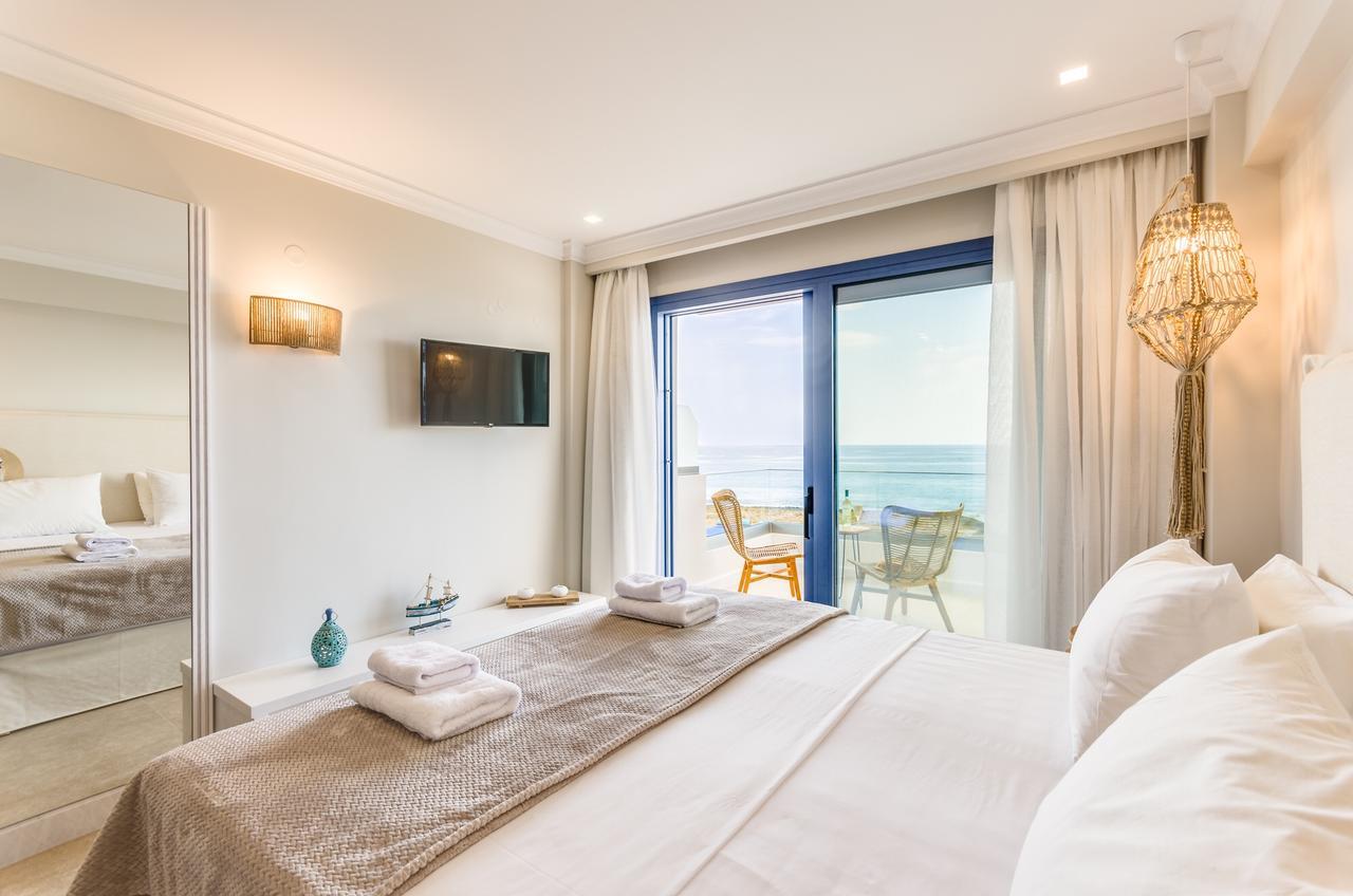 Pyrgos Blue Aparthotel มาเลีย ภายนอก รูปภาพ