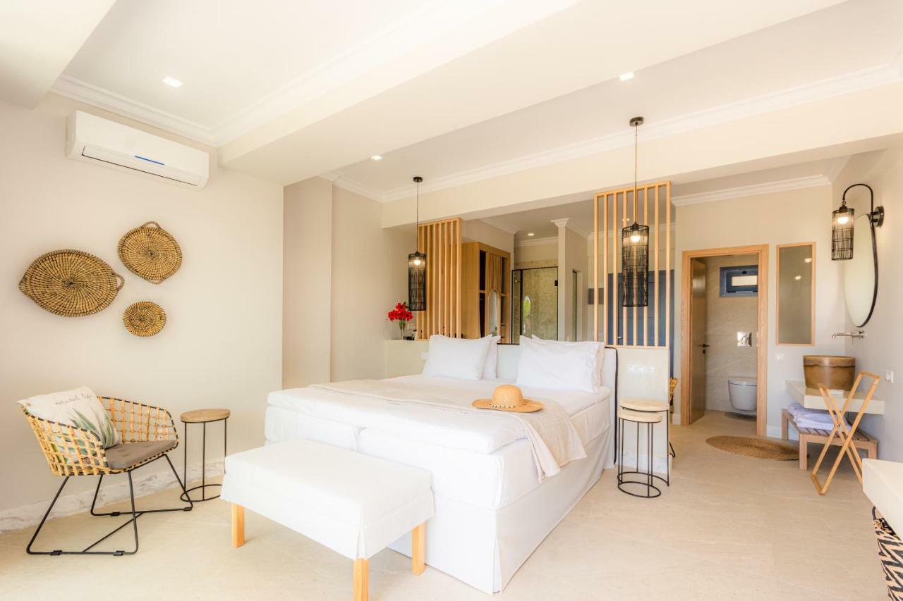 Pyrgos Blue Aparthotel มาเลีย ภายนอก รูปภาพ
